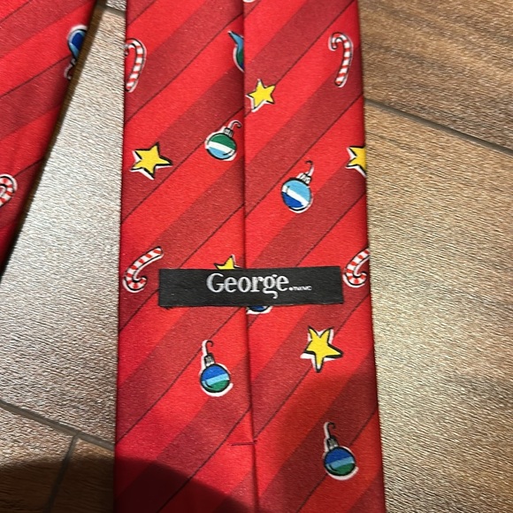 Ornamental Reindeer tie - Picture 4 of 4